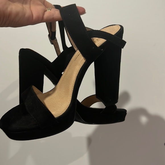 🖤 Olivia Ferguson shoes Forever21 open toed heels - Picture 2 of 10